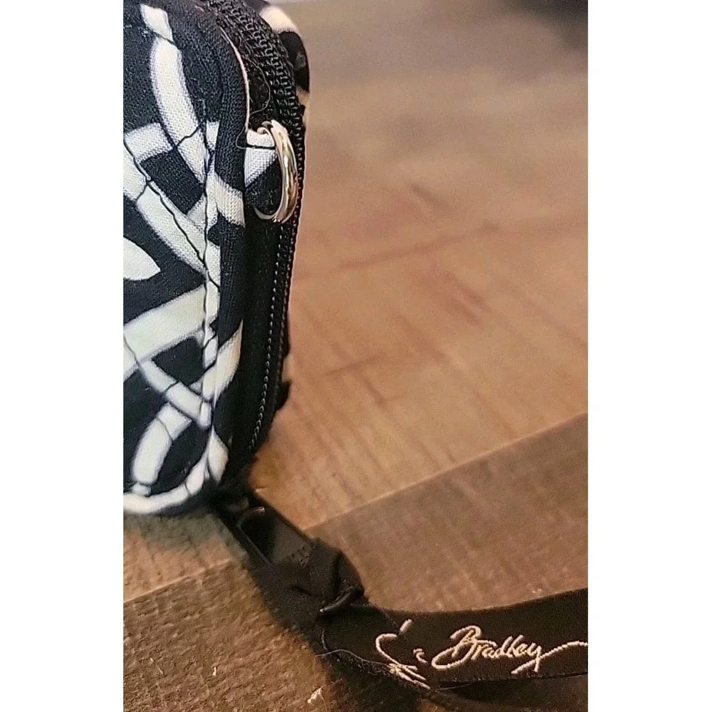 Vera Bradley Zip Around Wallet Clutch‎ Small Purse Concerto Pattern No Strap